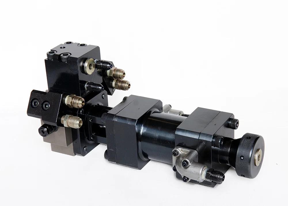 L-type self-cleaning high-pressure mixing head