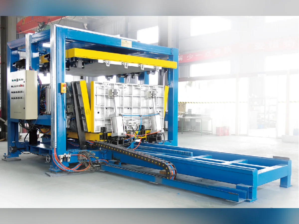 Single-Station Linear Cabinet Foaming Specialty Machine